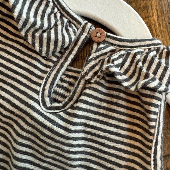 City Mouse Studio Charcoal Frill Romper - Picture 4 of 4